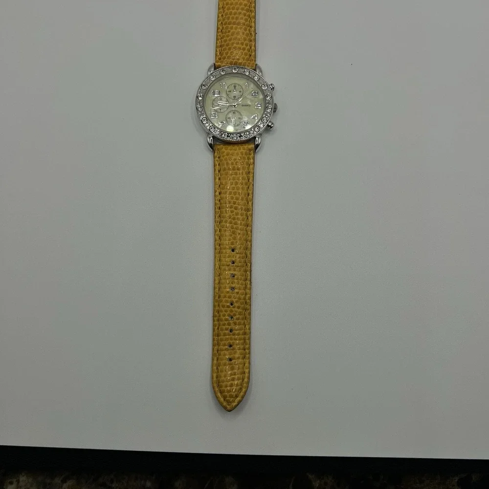 CG Women's Quartz Watch Rhinestone Bezel MOP Dial Plastic Band Needs New Battery
